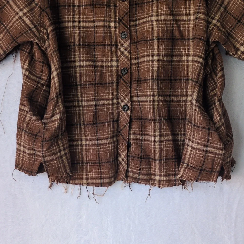 Wild Fable‎ Women's Brown Plaid Raw Hem Grunge Oversized Button Shirt Size XS - Picture 8 of 9